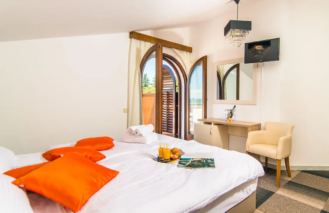 Hotel Villa Vrsar-1